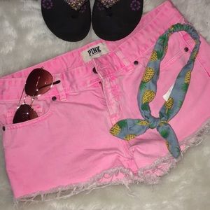 PINK VS shorts
